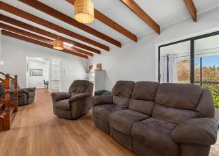 The Bach House Pet Friendly in Malua Bay - Malua Bay - 4