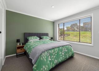 The Bach House Pet Friendly in Malua Bay - Malua Bay - 3