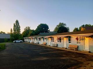 Stop 21 Motel - Southampton - 9