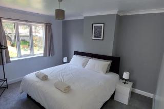 Spacious 3 bed House, Wolverhampton - Fallings Park - 4