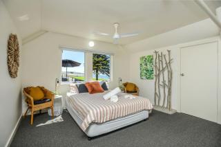 Pine Beach Villa Fabulous Sea Views - 3