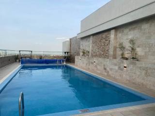 Urban Lifestyle 1BR in Westlands, Heated Pool, Gym, Workspace & Parking - 2