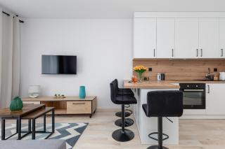 Sunny Apartments with Parking & Balcony Łużycka by Noclegi Renters - Świnoujście - 2