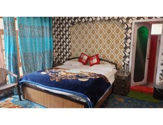 Hotel Royal Rameez, Srinagar - Srinagar - 9
