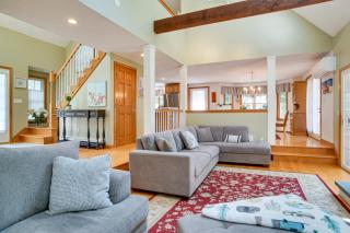 half Mi to Beach Stunning Home with Deck in Falmouth - Falmouth - 9