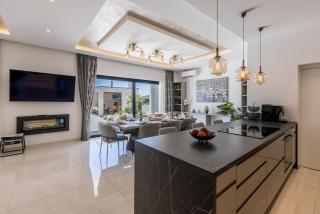 Luxury Villa Diana with heated pool and jacuzzi - Dograde - 2