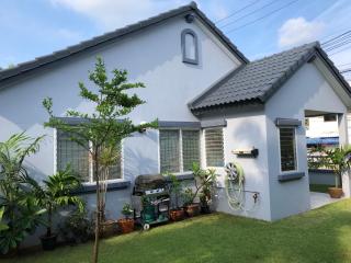 Modern Comfortable 2 bedroom Cottage - 1