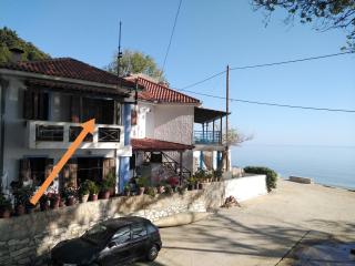 Kamari Beach guest house - 9