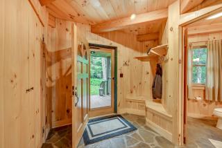 Lakefront Westhampton Cabin with Beach and Kayaks! - Westhampton - 7