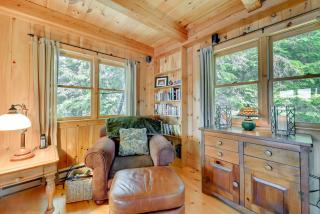 Lakefront Westhampton Cabin with Beach and Kayaks! - Westhampton - 3