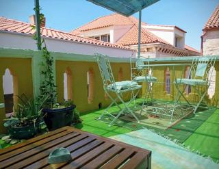 Beautiful Vintage House - Vis - 0