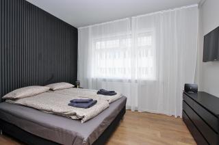 LL Properties - H99 Main Street Stay - 2