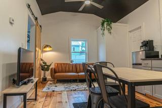 Campfire Cottage Fireplace, fire pit & no chores! - Kingston - 7