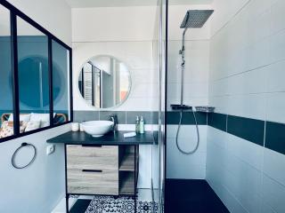 "Le Général" Appartement prestige proche gare, haut-de-gamme, avec billard et parking privé, by PRIMO C0NCIERGERIE - Nevers - 2