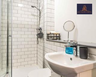 Swan House Apartment 4 - 1 Bed Apartment - Sleeps up to 4 - Free Parking - Liverpool - close to city centre - By ALL ELITE STAYS - 6
