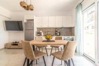 Elegant Suite 3 Near the Beach - Ayía Marína - 9