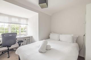 3-Bed Family Home with Parking & Large Garden - 2