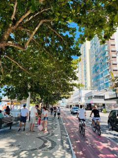 Avenida Atlântica, beira mar, pé na areia - Balneário Camboriú - 9