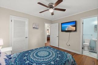 Cozy Home Across from Base, Close to Airport & Beaches - 9