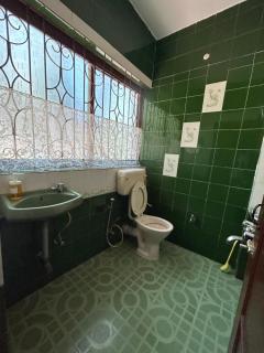 LUCY DORES GUEST HOUSE - 4