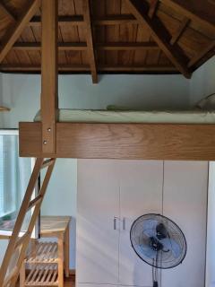 Οικοδέσποινα - 2