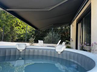 Maisonnette 32m2 climatisé avec jacuzzi au calme. - Trans-en-Provence - 4