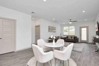 4Bedroom Escape - Near Med Center With Backyard - 1