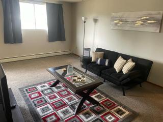 One Bedroom Main floor Apartment - Camrose - 8