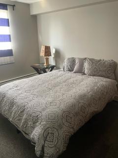 One Bedroom Main floor Apartment - Camrose - 5