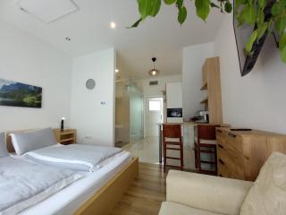 Korvin Plus Apartman - 0