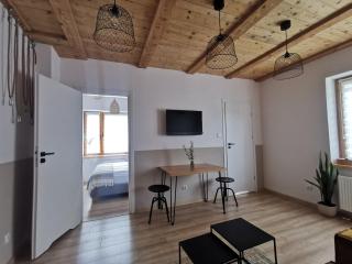 RIVER HOUSE - 4