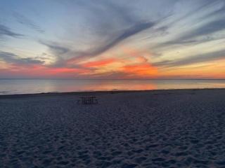 Walk to Downtown Picton, 4-bedroom - 6