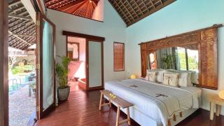 Villa Nicole 5BR Paradise, quiet area in Central Oberoi Seminyak - Seminyak - 2