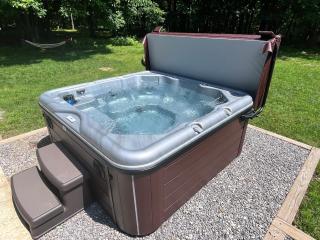 Ski Chalet w-Hot Tub, Only 3 min to Sunday River ski lifts! - Bethel - 9