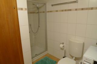 Geräumiges Garten-Appartement im EFH mit separatem Eingang - Eching - 3