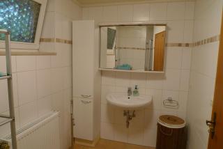 Geräumiges Garten-Appartement im EFH mit separatem Eingang - Eching - 1