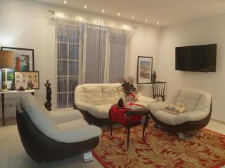Apartament City Center JAPAN - no smoking, free bottled water, coffea and tea - Koszalin - 3