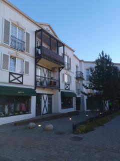 Apartament City Center JAPAN - no smoking, free bottled water, coffea and tea - Koszalin - 4