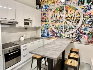 PARTY HOUSE PRAGUE - Apartments Ve Smečkách 18, CITY CENTER!! - Prague - 2