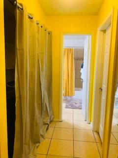 The Sunset 2-bedroom apartment near COS Airport - 8