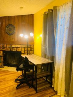 The Sunset 2-bedroom apartment near COS Airport - 4