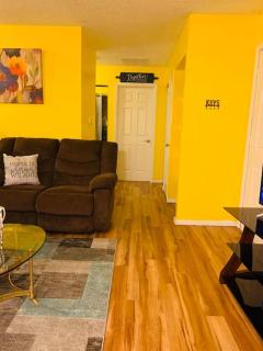 The Sunset 2-bedroom apartment near COS Airport - 2