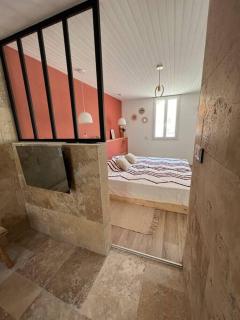 Suite romantique bohème chic avec bain à remous - La Londe-les-Maures - 5