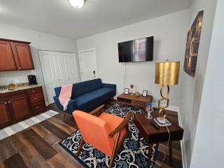 Luxurious 1 Bed 1 Bath Stay at the Historic Inman - 6