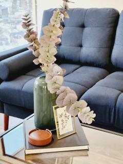 2 Bedroom, 2 Bath Stunning Condo - heart of Kitchener Downtown - 1