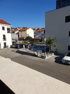 Schönes Apartment ALINA,mit Meerblick ,Strand 100m - Podstrana - 2