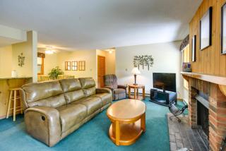 Well-Appointed Lincoln Abode Ski, Swim and Fish! - 0