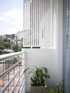 Design Studio Apartment with balcony and view in central and quiet area - 2
