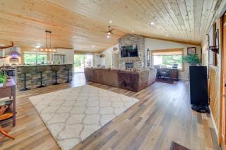 Champion Vacation Rental with Fire Pit! - 3