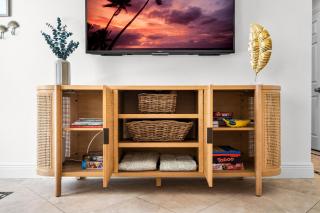 Tropical Paradise! Ξ Heated Pool! Ξ Pet Friendly! - Hollywood - 1